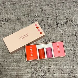 Ariana Grande Fragrances Poker Set - Red and Pink
